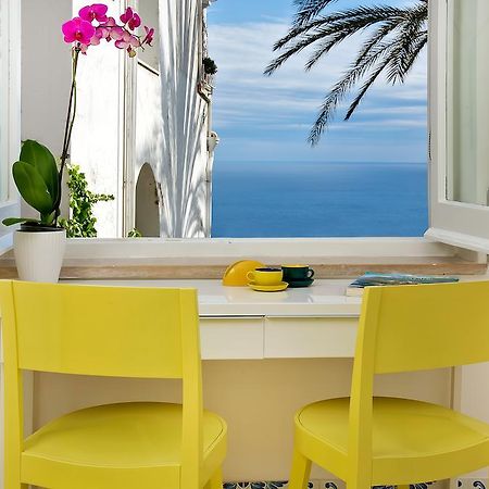 Suite Belvedere Capri Home Design الغرفة الصورة